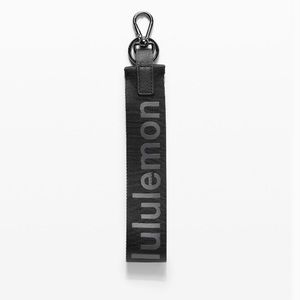 Lululemon never lost key chain black/super black (not available anymore